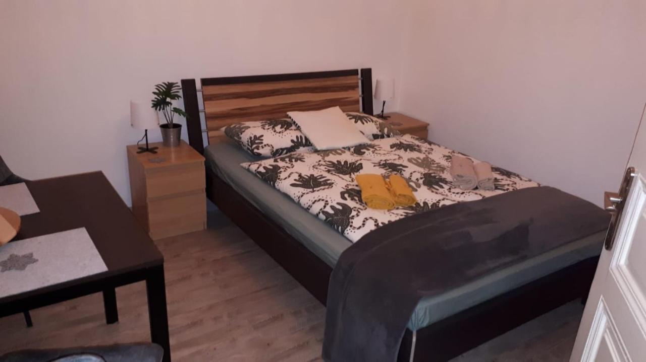 Garibaldik Apartman Budapest Exteriör bild